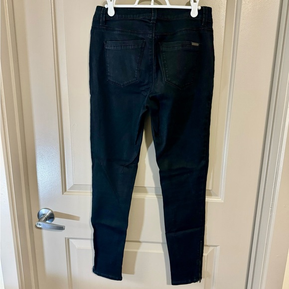 Women’s WHBM Skinny Leg Jean with Cute Zipper Accents - Picture 3 of 4